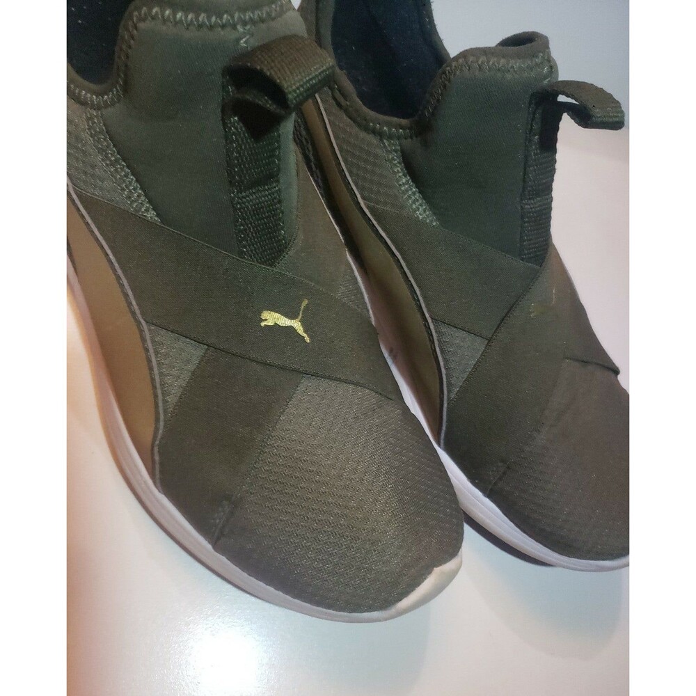 PUMA's - Woman's 7.5 - Picture 2 of 7